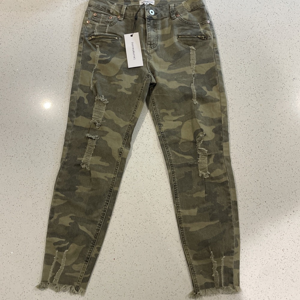 NEW! Dance & Marvel Green & Tan Camo Skinny Slim‎ Crop Pants Women's M 28/26